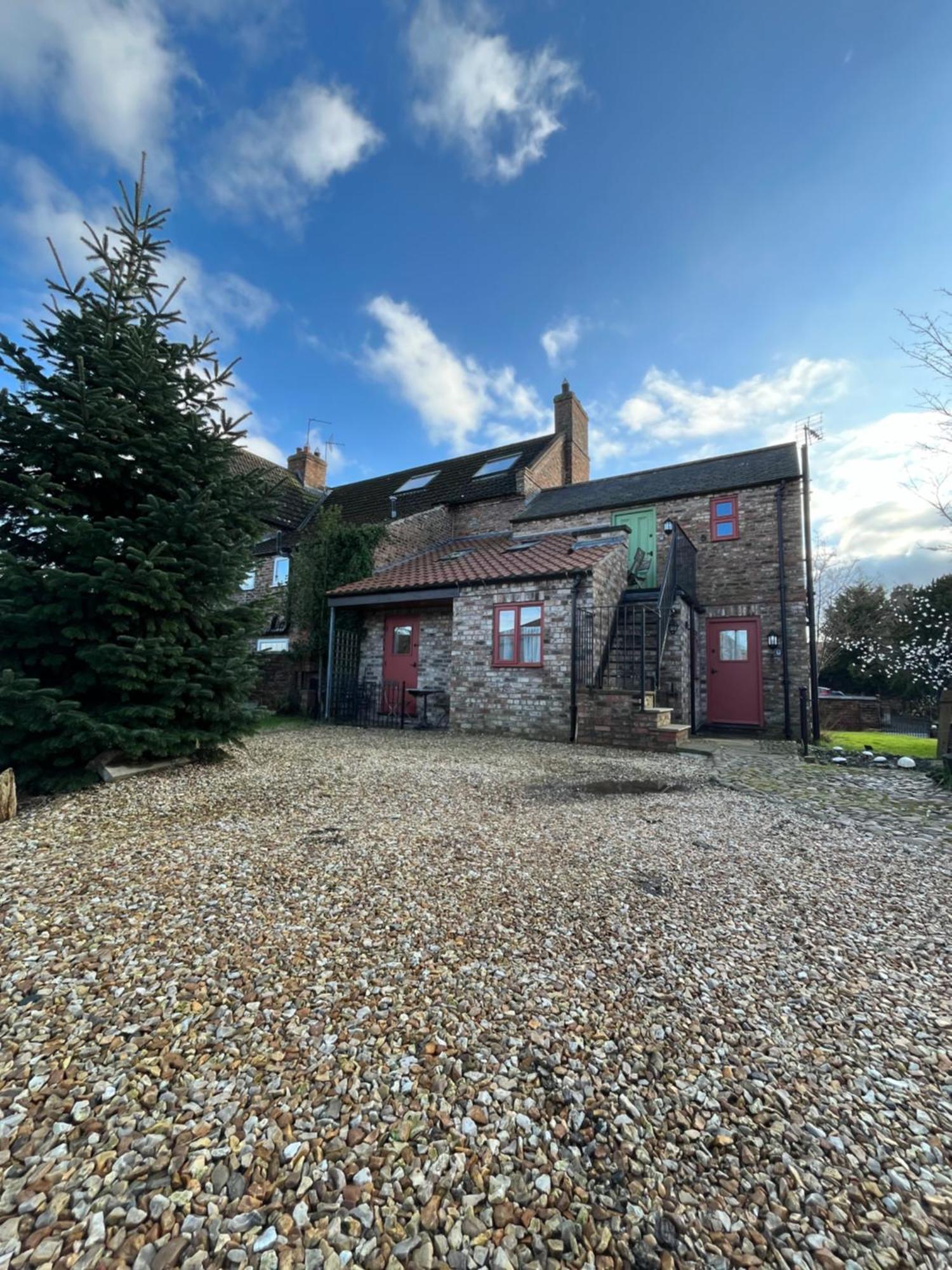 C Farmhouse Accommodation Alne Exterior photo