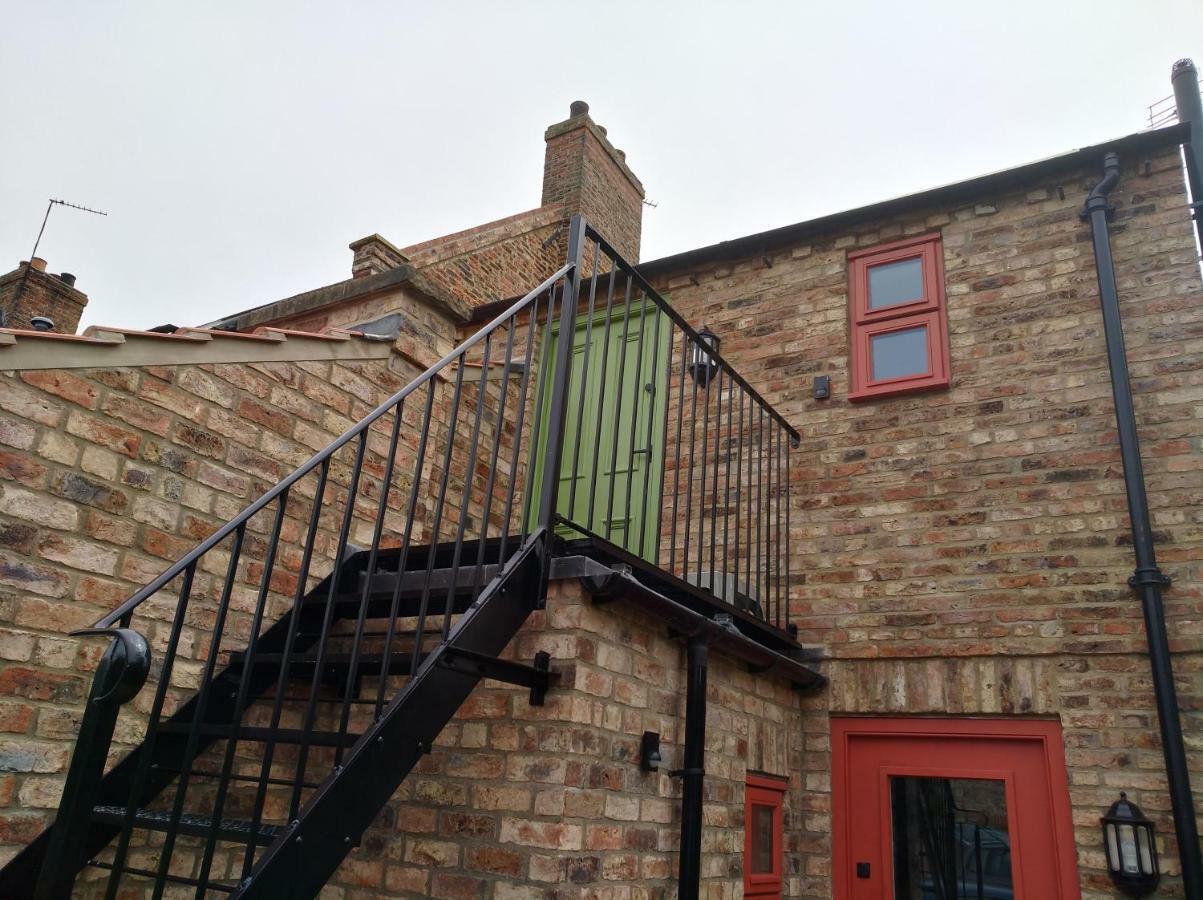 C Farmhouse Accommodation Alne Exterior photo